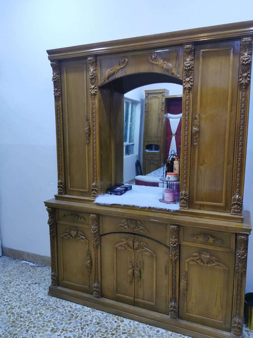 السلام عليكم
غرفة للبيع ابراج استعمال قليل نظافة 100%دنك 10 سنتيم داخل صاج خارج صاج مثل ماموضح بالصور 5 قطع واحلئ من صور ضخمة وثقيلة كلش مفصلها بمليون و900
للبيع مليون و350 بيها مجال عنوان جانب الايمن حي المامون
@إشارة


**إذا كنت صاحب هذا الإعلان وتريد حذفه لأي سبب، رجاءا أرسل رسالة إلى الدعم الفني**