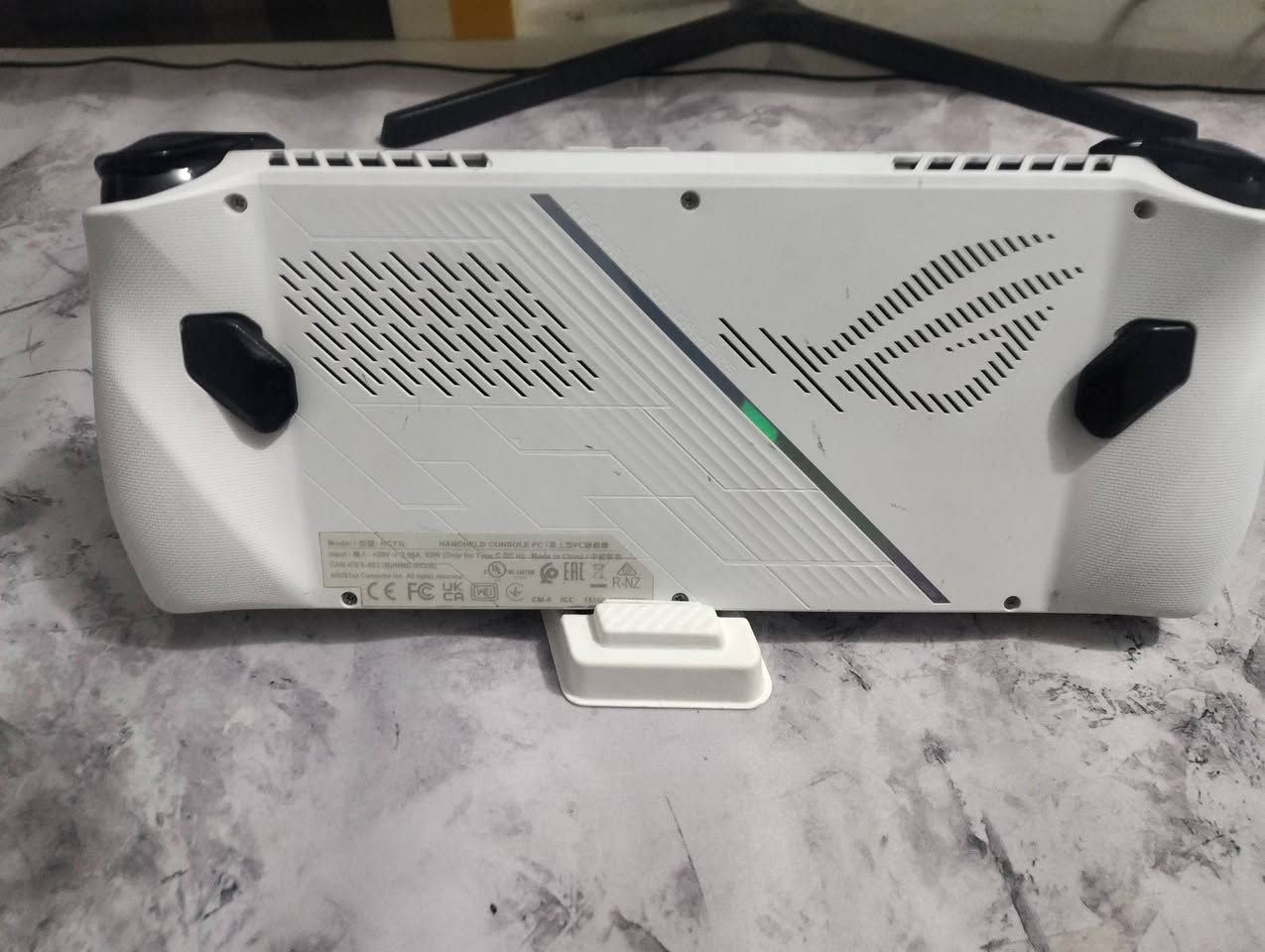 السلام عليكم
جهاز Asus rogally
للبيع 
مستعمل قليل
النظافة %93
السعر خاص


**إذا كنت صاحب هذا الإعلان وتريد حذفه لأي سبب، رجاءا أرسل رسالة إلى الدعم الفني**