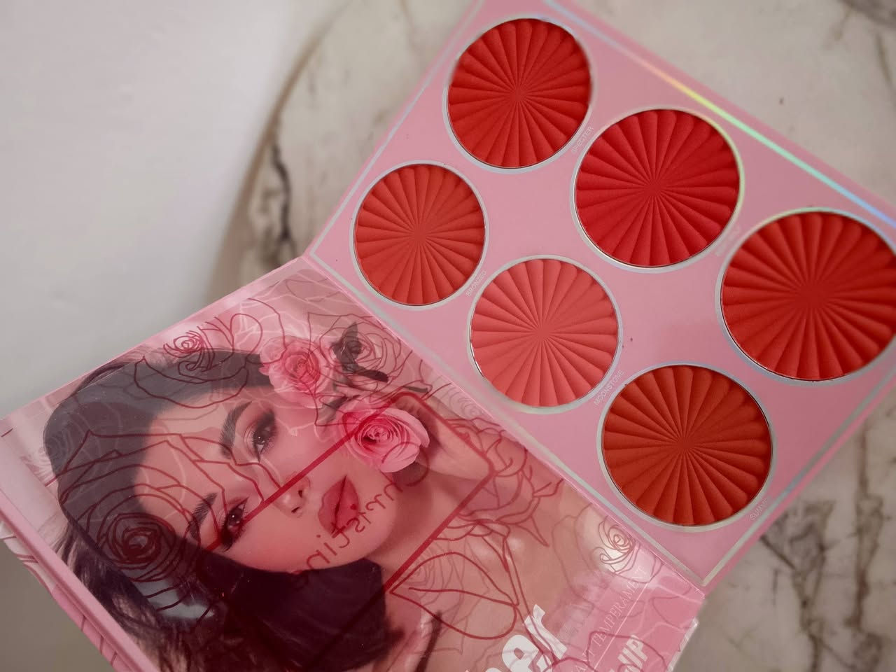 شوفولي جمال هذا الباليت 
يغنيج عن كلشي 
كلشي متوفر بي اضاءة ومورد وشادو وكونتور 
كل هذا بس 12 الف شرط الاصلي


**إذا كنت صاحب هذا الإعلان وتريد حذفه لأي سبب، رجاءا أرسل رسالة إلى الدعم الفني**