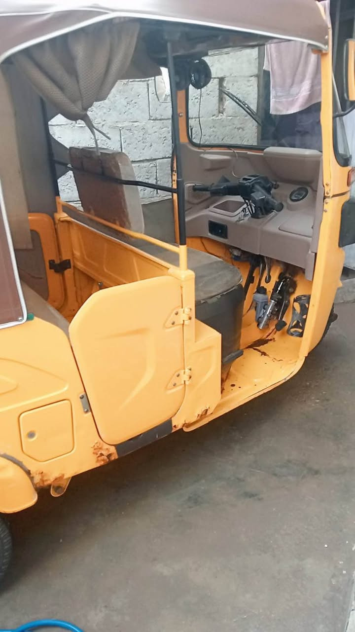 سلام عليكم تكتك مديل 21 نضيفة ومرتبه بدون ضربه مناقصه شي  مكينه مكفوله عنوان بغداد سبع قصور 
مكلف بنشر *********** بغداد, العراق
