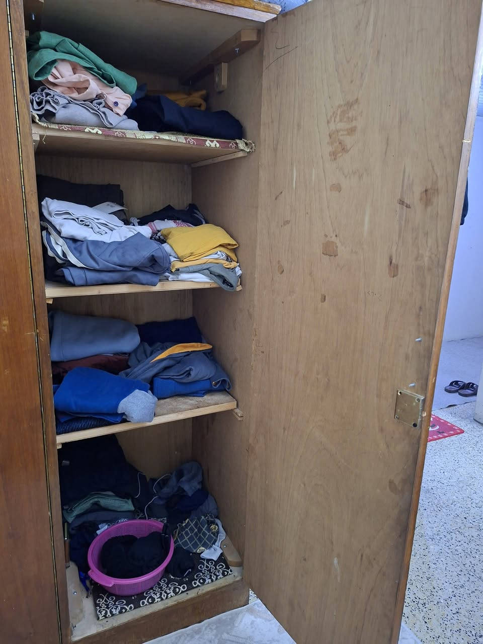 للبيع 
غرفة صاج كاملة بس بدون الكشن مال تخت صور كاملة وموضحة السعر 300 
زاوية خشب زان ثقيل جديدة قص صور واضحة بحدها السعر 65 الف


**إذا كنت صاحب هذا الإعلان وتريد حذفه لأي سبب، رجاءا أرسل رسالة إلى الدعم الفني**