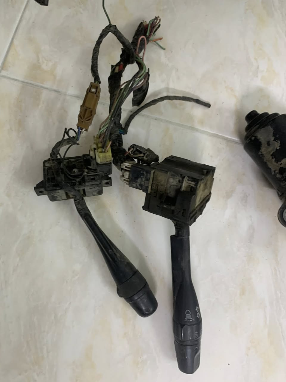 ماطور ماسحه نيسان بريمرا. مع يده لايتات وماسحه استيشن بلادي


**إذا كنت صاحب هذا الإعلان وتريد حذفه لأي سبب، رجاءا أرسل رسالة إلى الدعم الفني**