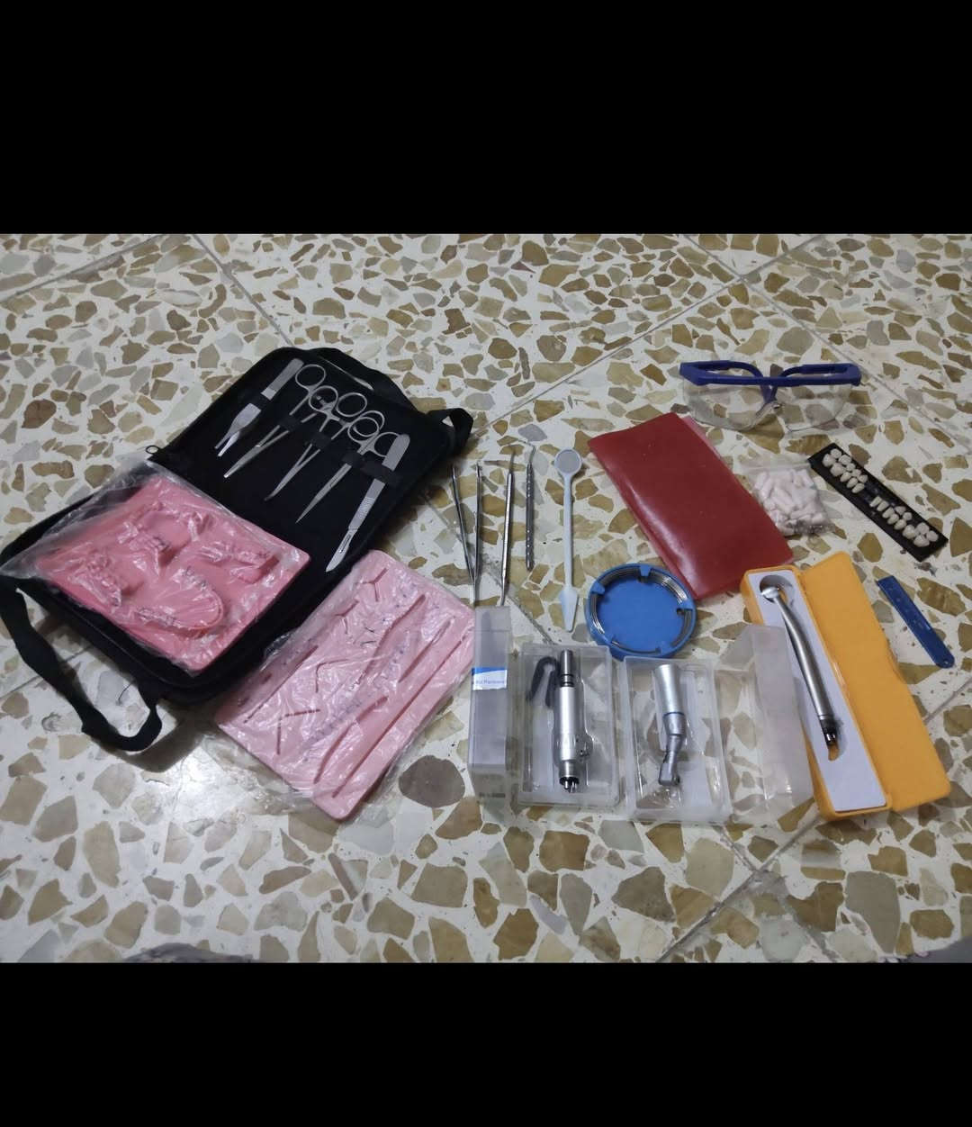 ادوات طب اسنان تنفع مرحلة ثالثة نضيفات جدا وإستعمال قليل كم مرة فقط 
مكاني نجف


**إذا كنت صاحب هذا الإعلان وتريد حذفه لأي سبب، رجاءا أرسل رسالة إلى الدعم الفني**