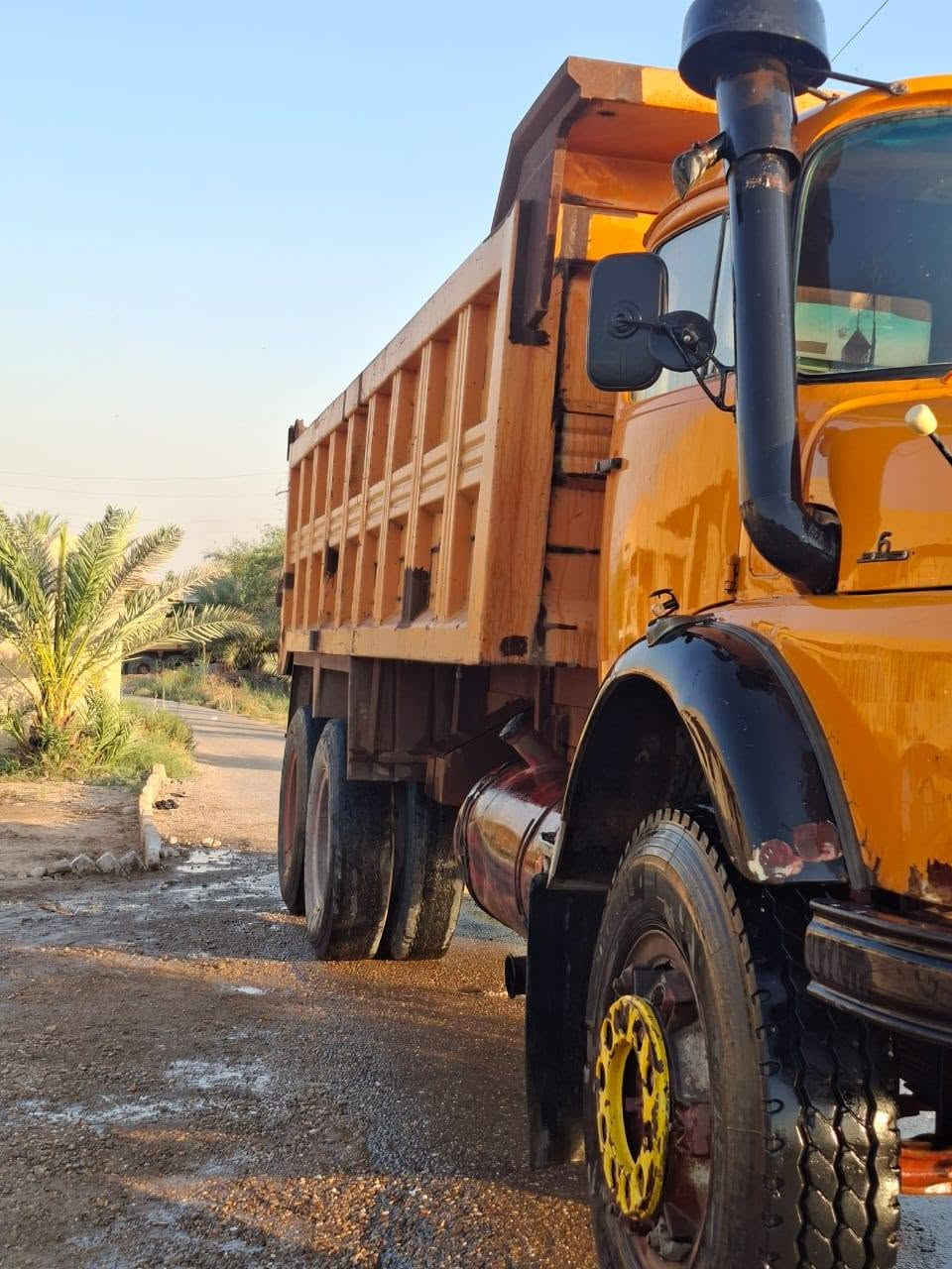 اقجم  موديل ٨١ شاصي بلادي محرك لا صرف ولا بخار كير ١١١ ملفت جديد مجموع ١٧ ابلادي سنوية بسمي تليفون ***********

