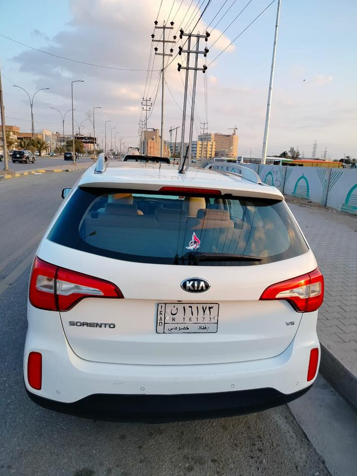 السلام عليكم
سورنتو ٢٠١٥ كويتي فول مواصفات محرك ٦سلندر للبيع 

المواصفات 

داخل قرميدي جلد 

اضويه لد أمامي وخلفي  

حساس أمامي وخلفي 

زراك لايت 

بانوراما 

بردات خلفيه بلادي 

دفع رباعي 

بصمه  

و3وضعيات قياده 

مثبت سرعه 

عداد ديجيتال 

تدفئة وتبريد بالكشنات 

ويل 19 

السياره فول مواصفات 1/1

ماشيه ٣٧الف حقيقي 

بيها فقط جاملغ امامي مبدل جهة الصدر 

للاستفسار ***********

كربلاء
