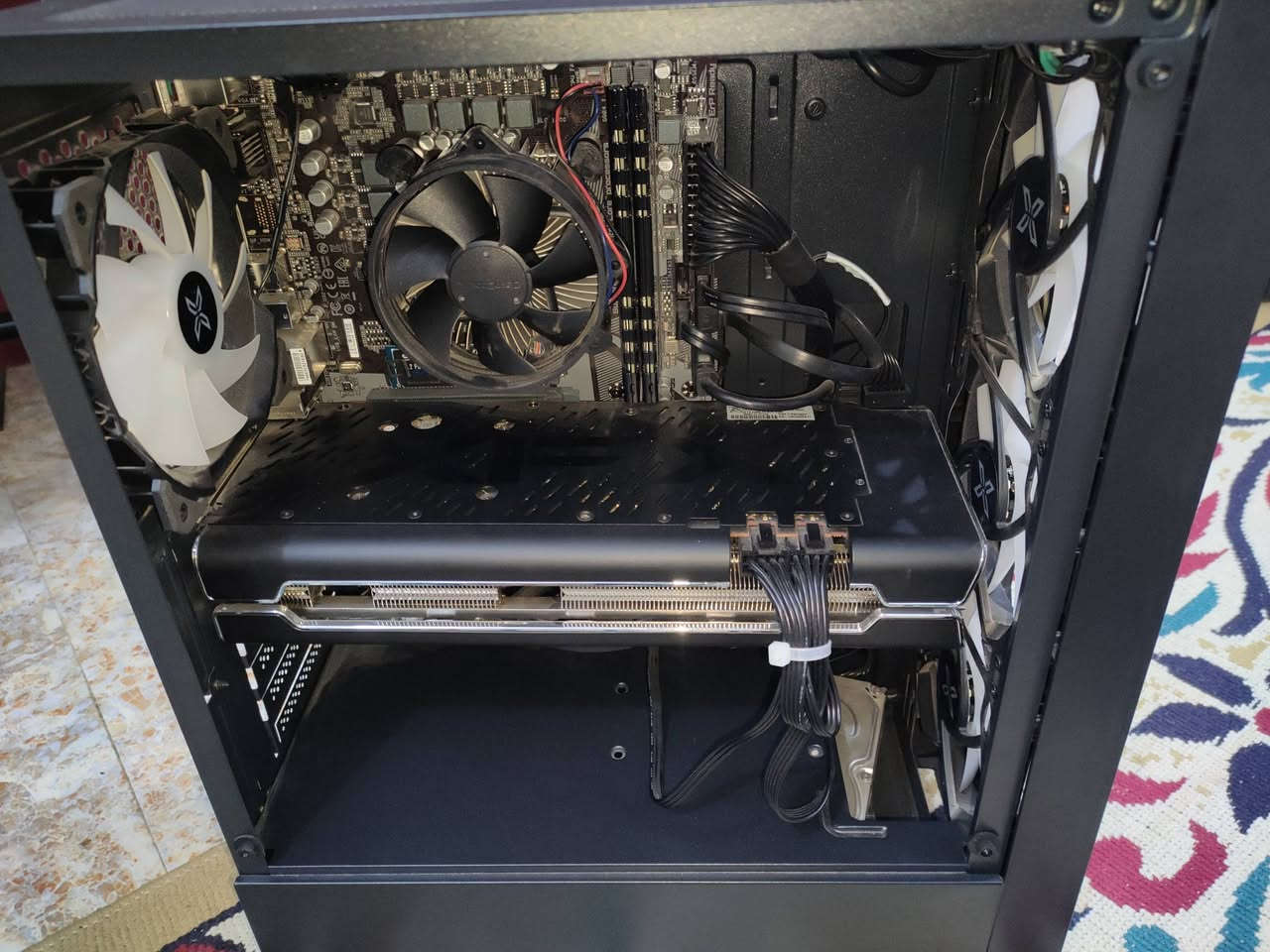 سلام عليكم 

تجميعة كيس استعمال سنة واحدة نظيفة كلش وبعدها جديدة واستعمالها موضح بالصور لكل شي

5700xt كرت شاشة جديد
650w azza power supply موجود باكيته ايضا جديد
16 G Ram

وبيه هارد ١ تيرا m.2
وهارد ١ تيرا ssd
وهارد واحد تيرا hdd

يعني ٣ هاردات ٣ تيرا
رام ١٦ جيجا كرتين اصلي

الكيس الخارجي ٤ مراوح نظيف ار جي بي اصلي شركة DUKE ضرره فقط الجامة الامامية للمراوح مكسورة بس ما ياثر ابدا على شي

التجميعة كلفتني ٨٥٠ الف قبل سنة
ابيعه ب ٥٠٠ قفل قفل الشراي يتواصل وياي واكو توصيل وفحص قبل الاستلام

موجود واتس:
***********
