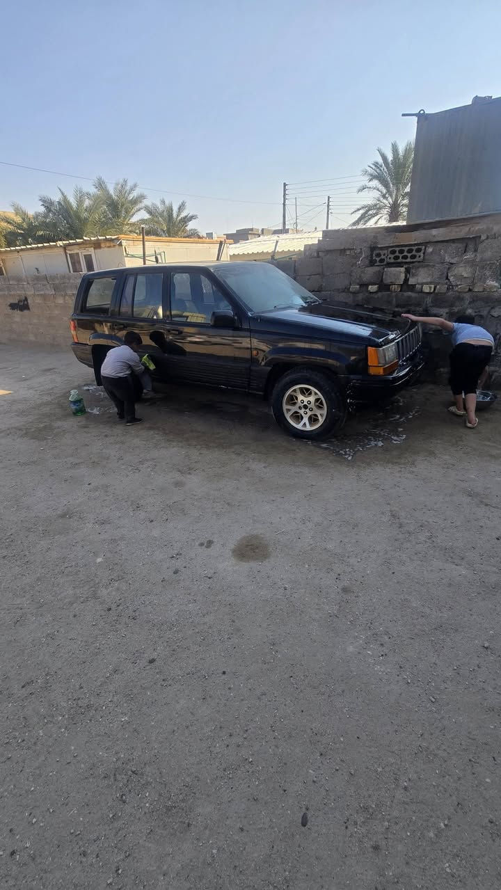 سلام عليكم
جيل شيروكي مصبوغه جديد
رقم انبار اسود دافعه كمرك
كير ومحرك 8ذابهن منه حته احوره
بطه السعر 20وبيه مجال
العنوان الفلوجه
***********
