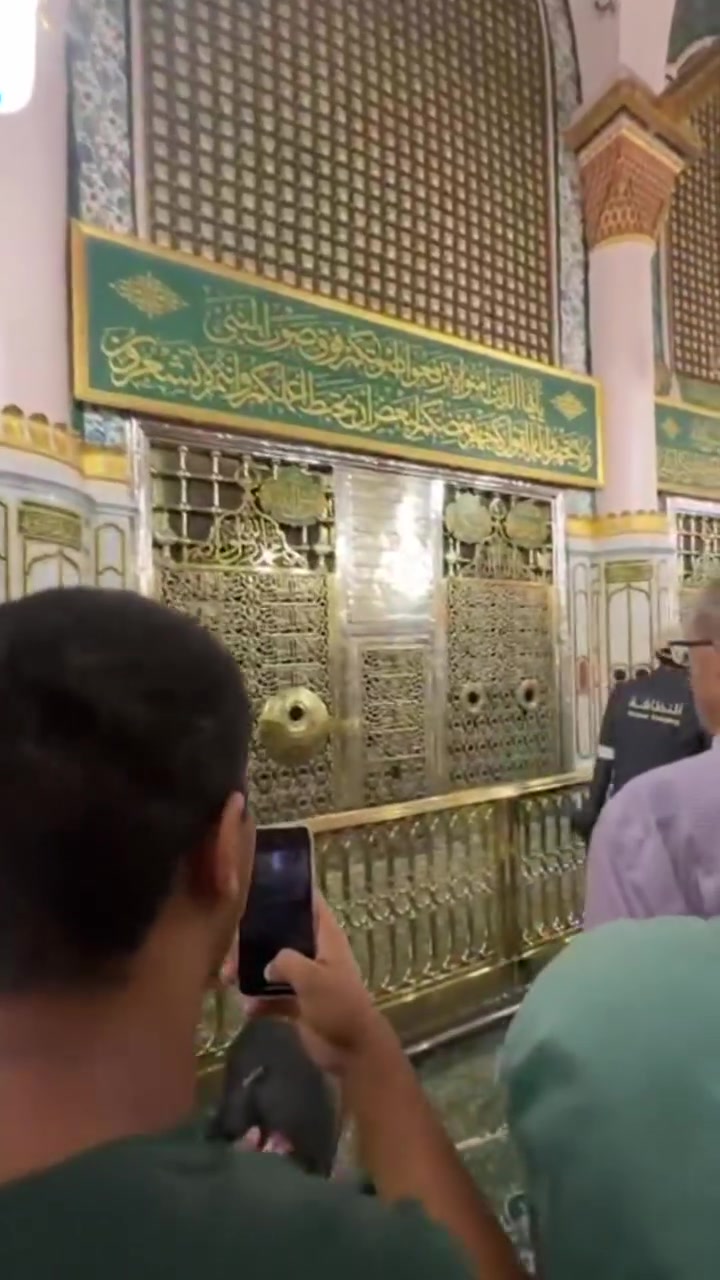 🕌 جانبٌ من زيارةِ معتمرينا الكرام للمسجد النبويِّ الشريف
في رحابِ المسجدِ النبويِّ المبارك، حيثُ تهفو الأرواحُ شوقًا، وتخشعُ القلوبُ هيبةً، وتفيضُ النفوسُ سكينةً وطمأنينةً، عاشَ معتمرونا لحظاتٍ إيمانيةً عظيمةً وهم يؤدون الصلاةَ في مسجدِ سيدِ الخلقِ وخاتمِ الأنبياءِ والمرسلين، سيدِنا محمدٍ ﷺ.

خدمةُ ضيوفِ الرحمن... رسالةٌ نؤديها، وشرفٌ نعتزُّ ونفتخرُ بحمله.

🌙 رحلتنا القادمة تنطلق بتاريخ 20/7
✈️ طيران مباشر من مطار البصرة الدولي
🏨 فنادق مميزة وقريبة
🍽️ ثلاث وجبات يومياً بنظام البوفيه المفتوح
🎁 هدايا وحقائب للمعتمرين
🚌 رحلة سياحية إلى جدة
🤝 يرافق الرحلة كادر إداري وديني متمرس

شركة فوق السحاب للسفر والسياحة... لأن خدمة ضيوف الرحمن شرفٌ نعتز به.

🤲 خدمة ضيوف الرحمن شرف نعتز ونفخر به
💚 لأننا لسنا الوحيدين... ولكننا الأفضل دائمًا 🌟

ــــــــــــــــــــــــــــــــــــ
 #شركة_فوق_السحاب_للسفر_والسياحة ✈️
💫 فوق السحاب… لأن التميّز عدنا عادة مو صدفة!

📞 *********** | *********** | ***********
📍 ميسان – شارع دجلة – قرب سوق ممتاز
