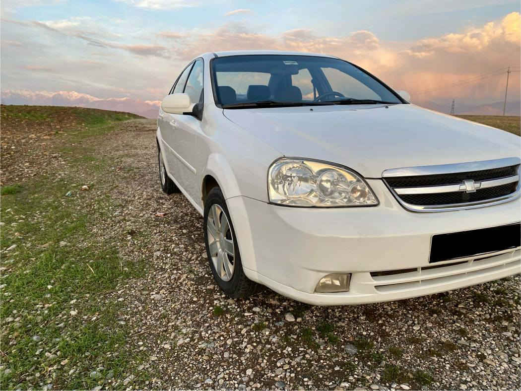 ئۆپترا ٢٠١١ سپی بەفری یەک پارچە بۆیاخ بێ ناو گرتن گێر و مەکینە بەشەرت مەکینەی نەکراوەتەوە تەقە و رەقە بەشەرت سەنەوی تا ٢٠٢٨ تازەیە چوار تایەی تازەی لەژێردایە سەیارەکە جوانە ماڵی دۆستە نرخی  ٨٣  گەڵاو کەمێک مەجال ژمارە مۆبایل *********** بشدار, السليمانية
