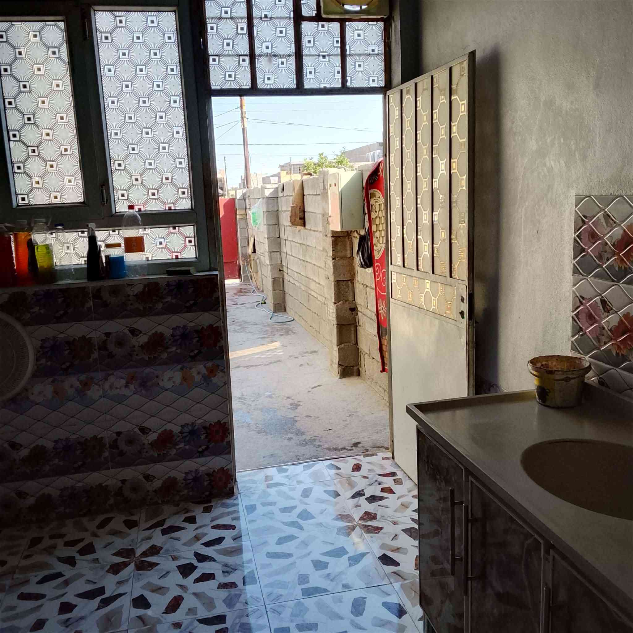 🏠 للبيع – بيت سكني مميز
📍 الموقع:
بعقوبة – ديالى
سيف سعد – نهاية شارع المدارس – فرع جامع الرضوان
📐 مساحة العقار:
300 متر
📄 نوع السند:
طابو صرف
🏡 تفاصيل البيت:
غرفتين نوم
هول + استقبال (9 متر)
مطبخ
حمامين
صحيات عدد 2
💰 السعر:
68 مليون
(بدون سيراميك الأرضية واستارة)


**إذا كنت صاحب هذا الإعلان وتريد حذفه لأي سبب، رجاءا أرسل رسالة إلى الدعم الفني**