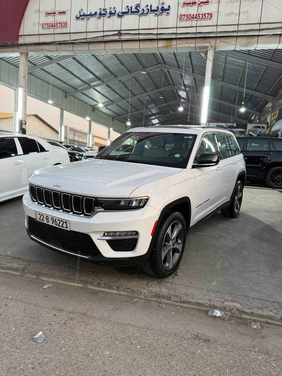 جيب شيروكي 
موديل 2023 رقم اربيل 
لوّن ابيض 
ماشية 45000 km
سيارة خليجية مواصفات لمتد 
فقط باب سايق صبغ 
محرك و كير بشرط
غرامة تحويل بشرط 
سيارة موجودة بأربيل معرض ليهات
*********** واتس آب أربيل, العراق
