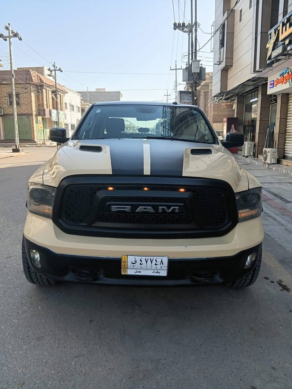 دوج رام 2015سنوية باسمي
تعديل : ترفيع 4 اينج ، تايرات TRX 
نفخات جانبيه سستم صوت كامل 
بابين كبار وبدي گصيف
مكان السياره العمارة 
للاستفسار الخاص مغلق اتصال على الرقم :

‭٠٧٧٠ ٣٢٠ ٠٤٢٦‬
