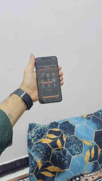 السلام عليكم ورحمة الله وبركاته للبيع ايفون 11 برو ماكس ذاكرة 256 بطاريه 80 الموبايل ما مفتوح ابد كلشي ما مبدل بي وكله شغال وعله وضع الشركه ويا كارتون وملحقات كامله بس الضهر مكسور والشاشه من جوه مفطوره بس ما ماثره ابد السعر 300 وبي مجال بسيط رقمي***********
