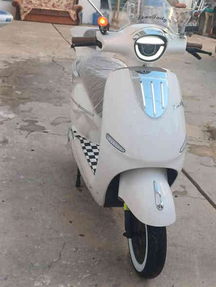 مرحبا شباب دراجة شحن جديدة جدن 6بطاريات 60كيلو تمشي ملف 1500 مكفولة من كلشي بعدهي بل كرتون مكفولة من الشخط  كلة شغال وعلى وضع الشركه العنوان نجف شارع المدينة السعر خاص تفصيل اكثر خاص ***********
