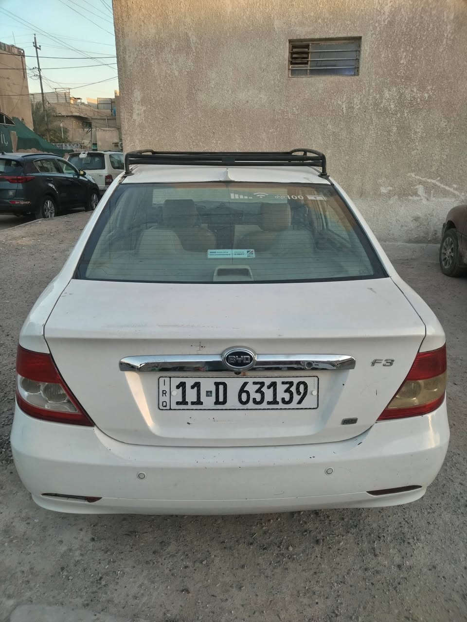 السلام عليكم بيوايدي f3  موديل ٢٠١١ رقم بغداد خصوصي مكاني بغداد شهداء البياع 
سياره خير من الله محرك كير شواصي كشر كدامكم عبوة بانزين جديد بلكات جدد حداديه قبل شهر نفض كلها بدلتها عده اللويات سعرها 60 ورقه وبيها مجال بسيط حك الجيه
***********
وشتريد تسئل خابرني قبل لا تتعنه وتجي وتتعب اوتعوف شغلك وتخسر كراوي
