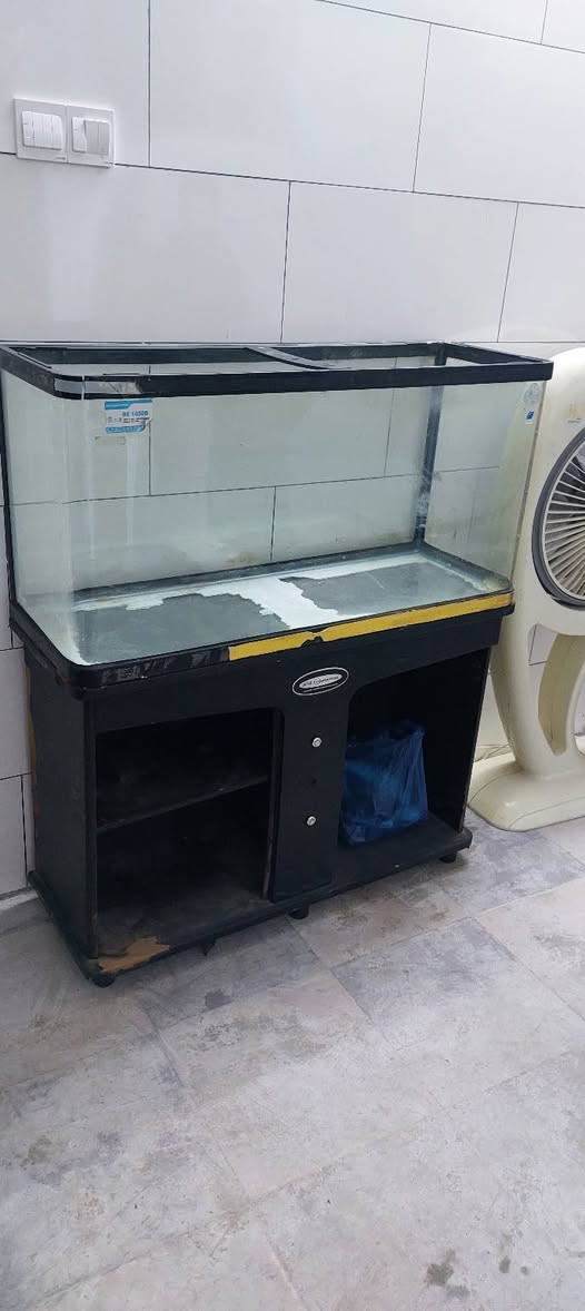 غراض بيت للبيع الاستفسار الاتصال ع*********** شارع سالم خلف شركه كورك قرب دائره الكهرباء
