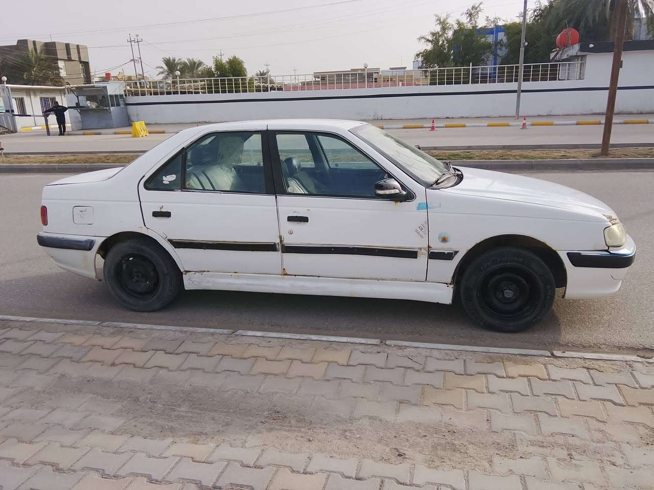 بيع مستعجل بيجو بارص موديل ١٢ سنوية لل٢٧ راعيها موجود كير ومكينة وحدادية نضيفات سلف جديد حدادية جديده باتري جديد سعرها ٢٥ مكانها السماوة المركز مستعجل عليها 
***********
