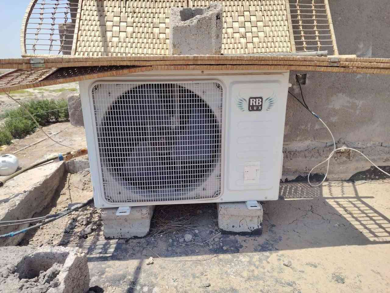 سلام عليكم سبلت للبيع اخوان ما اعرف نوعيته سبلت جديد محتاج وأريد ابيعه العنوان واسط صويره  رقم الهاتف ***********  /  ***********    سعر    650 وبي مجال
