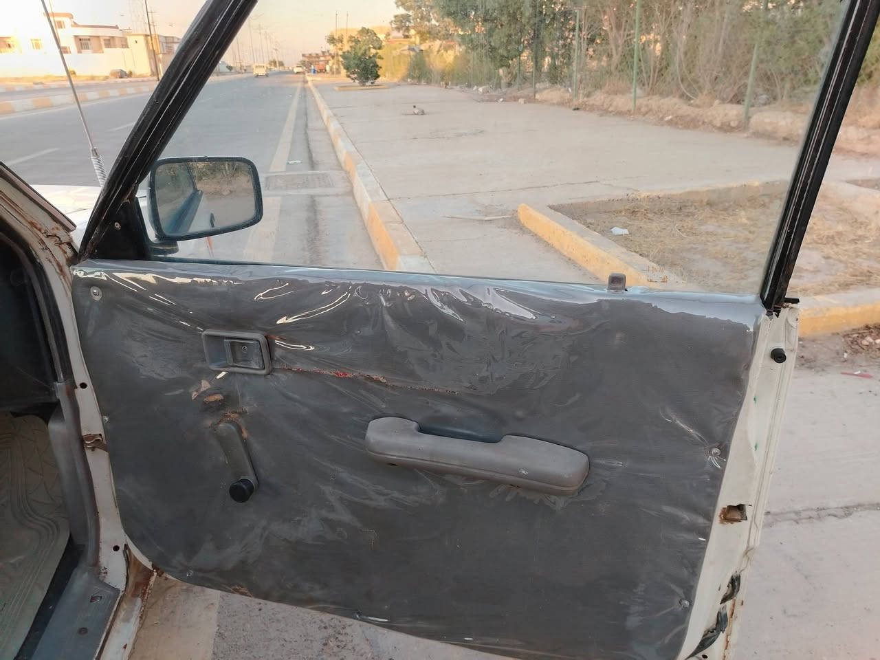 مازدا بيكب قمارة وربع موديل ١٩٨٨ فحص صلاح الدين كير محرك صدر تايرات كهربائيات شرط ب ٢٧ ورقة شغالة وجاهزة مكان السيارة تكريت ***********.
