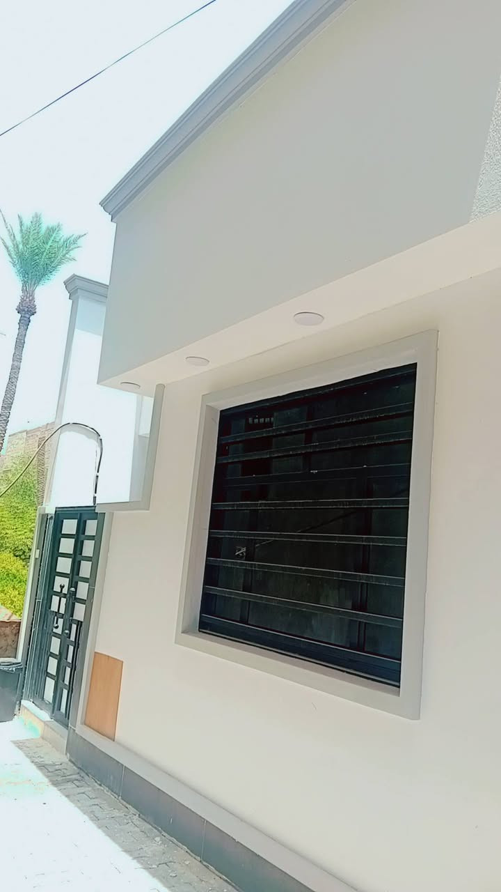 بيت للبيع المساحه ٧٢ الكريعات سند ٢٥ بناء حديث درجه اولى سنة ٢٠٢٥ كما موضح امامكم قاط واحد موقعه شارع الكورنيش شارع صالح عطيه شارعه الرئيسي ٦ للاستفسار اكثر الخاص او على الرقم***********
