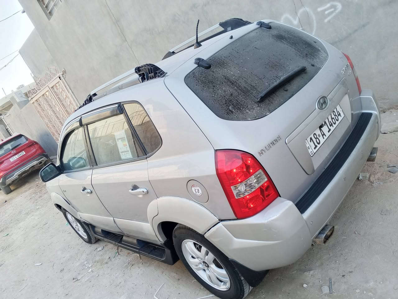 سلام عليكم توكسان موديل 2007 رقم بابل نكليزي 
مكفوله سياره من ضربه فقط 3 قطع صبغ مكينه وكير جدد حداديه تخم تاير تبريد كلها شغاال سياره معروضه ب94 وبيه مجال ***********
