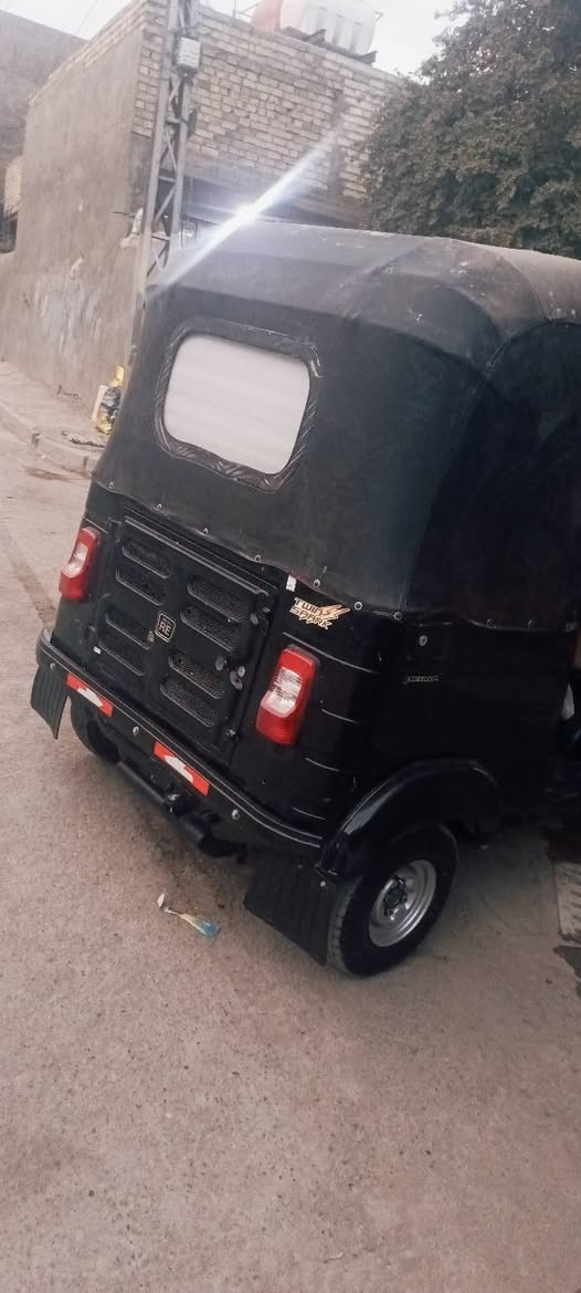 السلام عليكم تكتك للبيع نضيفه وخير من الله سعر3500وبيه مجال بسيط مكاني بغداد رقمي 
‏‪***********‬‏
