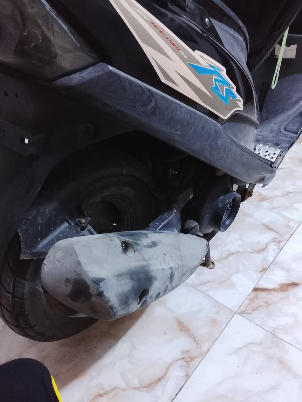 ماكس عدله للبيع شراي اتصل *********** وتساب 
العنوان بغداد شارع حيفا 
السعر 575 وبيها مجال
