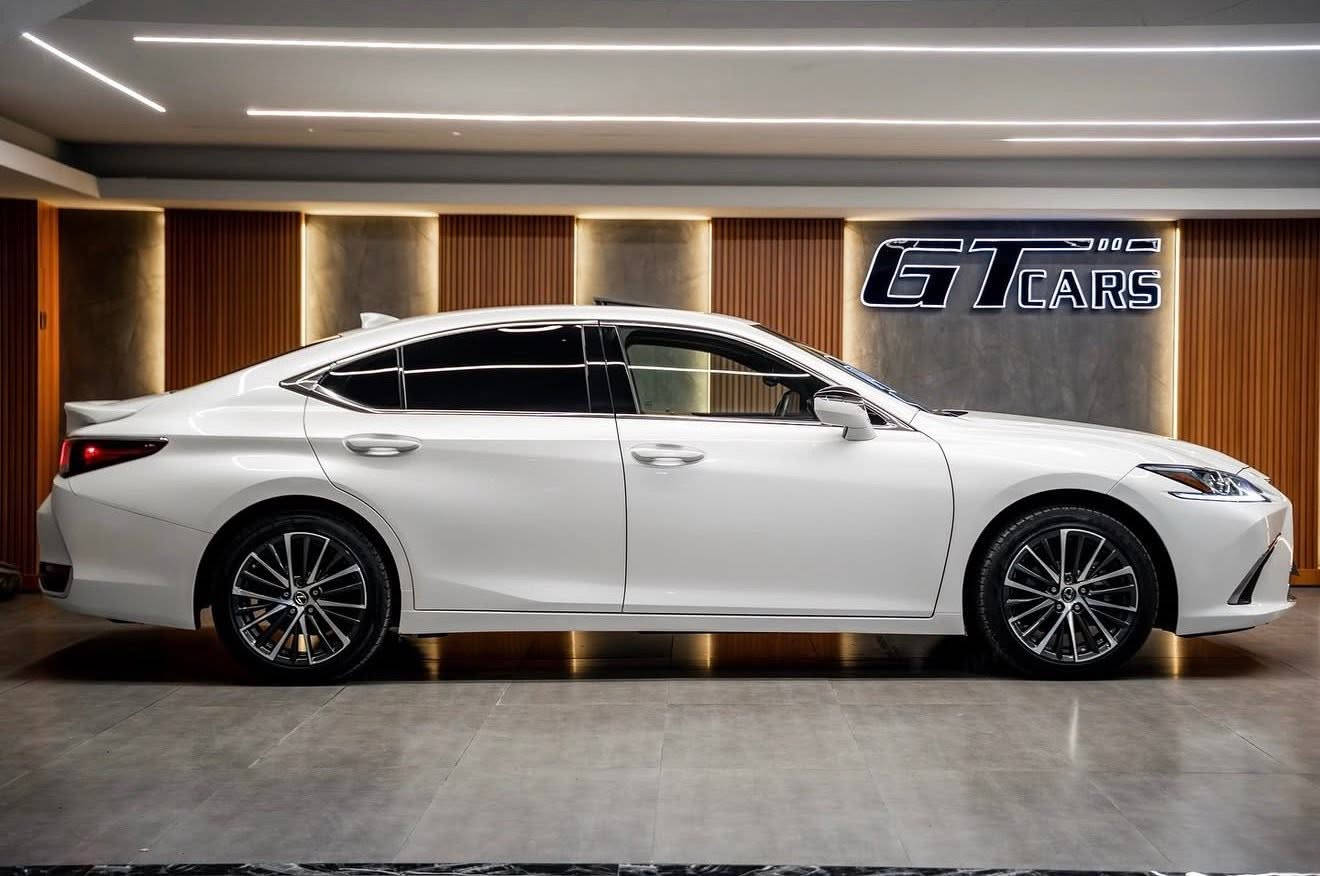 Lexus
موديل: E300h
سنة الصنع: 2024
المسافة المقطوعة: 47,000 ميل
السعر: $31,000
٢ قطعة صبغ 
***********
