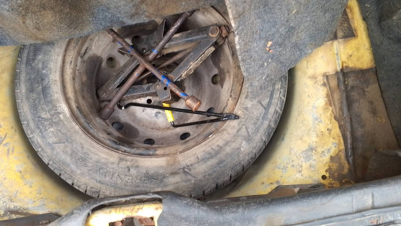 سلام عليكم سيارة سمنت البيع موديل ١١رقم بغداد سيارة بيه مكانات صبغ وبه كير مكينه صدر  كله جديد كهربائيات كله شغاله مكان بغداد بلديات رقم *********** سعر ٢٨ وبيه مجال طيبين
