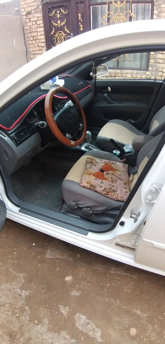 السلام عليكم اوبترى للبيع مديل 2011سياره بيه بس اشويه بارد بل دوسه الخلفيه والباقي مكفوله  بسمي سنويه ل28 مداوى ثاني يوم السعر 85وبيه مجال    مكان السياره السماوه قضاء الرميثه الشراي يتصل وبي خير ويدلل ***********
