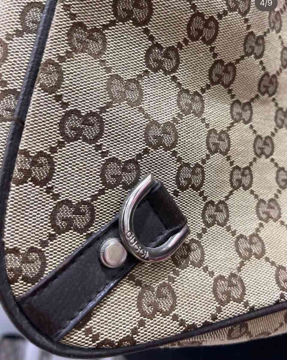 ماركة gucci اصلي مع الختم والكود
السعر ٢٥


**إذا كنت صاحب هذا الإعلان وتريد حذفه لأي سبب، رجاءا أرسل رسالة إلى الدعم الفني**