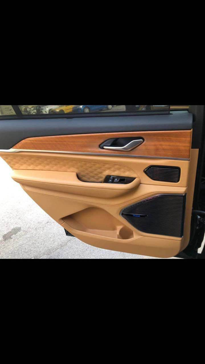 جيب جراند شيروكي سُمِّت (Summit) 2021 – وارد أمريكي

🔹 تقرير غرق
🔹 الغرق بالدوسة فقط – السيارة كانت تعمل داخل أمريكا
🔹 مكفولة
🔹 مغلفة نانو أمريكي
🔹 رقم بغداد
🔹 السعر: 38،000$ قابل للتفاوض بالمعقول

الموديل: 2021
المحرك: V6 سعة 3.6 لتر
الدفع: رباعي 4x4
المقاعد: 7 ركاب
المواصفات: فول فول – جميع الأنظمة باللغة العربية

أبرز المواصفات:
 • نظام تعليق هوائي (جكات)
 • رادار أمامي + مانع تصادم
 • قيادة ذاتية بالمُنحنيات
 • تحذير الخروج عن المسار
 • تحذير النقطة العمياء
 • تحذير التقاطعات وتجاوز السرعة
 • نظام استشعار تعب السائق مع توقف تلقائي
 • رؤية ليلية + تصوير حراري
‏ • Head-Up Display (عرض المعلومات على الزجاج الأمامي)
 • 4 كاميرات خارجية مع بخاخات تنظيف
 • كاميرا داخلية
 • شاشات:
 • شاشة رئيسية 10.1 إنج
 • شاشة للراكب الأمامي
 • لوحة عدادات رقمية 12 إنج
 • نظام GPS + عرض الخرائط على لوحة القيادة
 • نظام صوت McIntosh مع 19 سماعة
 • شاحن موبايل لاسلكي
 • إنارة داخلية محيطية LED متعددة الألوان
 • مقاعد جلد طبيعي فاخر مع تطعيم خشب طبيعي
 • مقاعد أمامية كهربائية مع ذاكرة + مساج
 • تبريد وتدفئة للمقاعد الأمامية والخلفية
 • ستائر خلفية
 • مكيف خلفي (3 مناطق) مع تحكم مستقل
 • تشغيل عن بعد
 • دخول ذكي + بصمة 5 أبواب
 • صندوق خلفي كهربائي + فتح بحركة القدم
 • مرايا تعتيم ذاتي + طي كهربائي
 • تدفئة مقود
 • حساسات أمامية وخلفية
 • مانع تصادم خلفي
 • جنوط قياس 21 إنج
 • سقف بانوراما
 • تخم تاير جديد

📞 ***********
📱 واتساب متوفر البصرة, العراق
