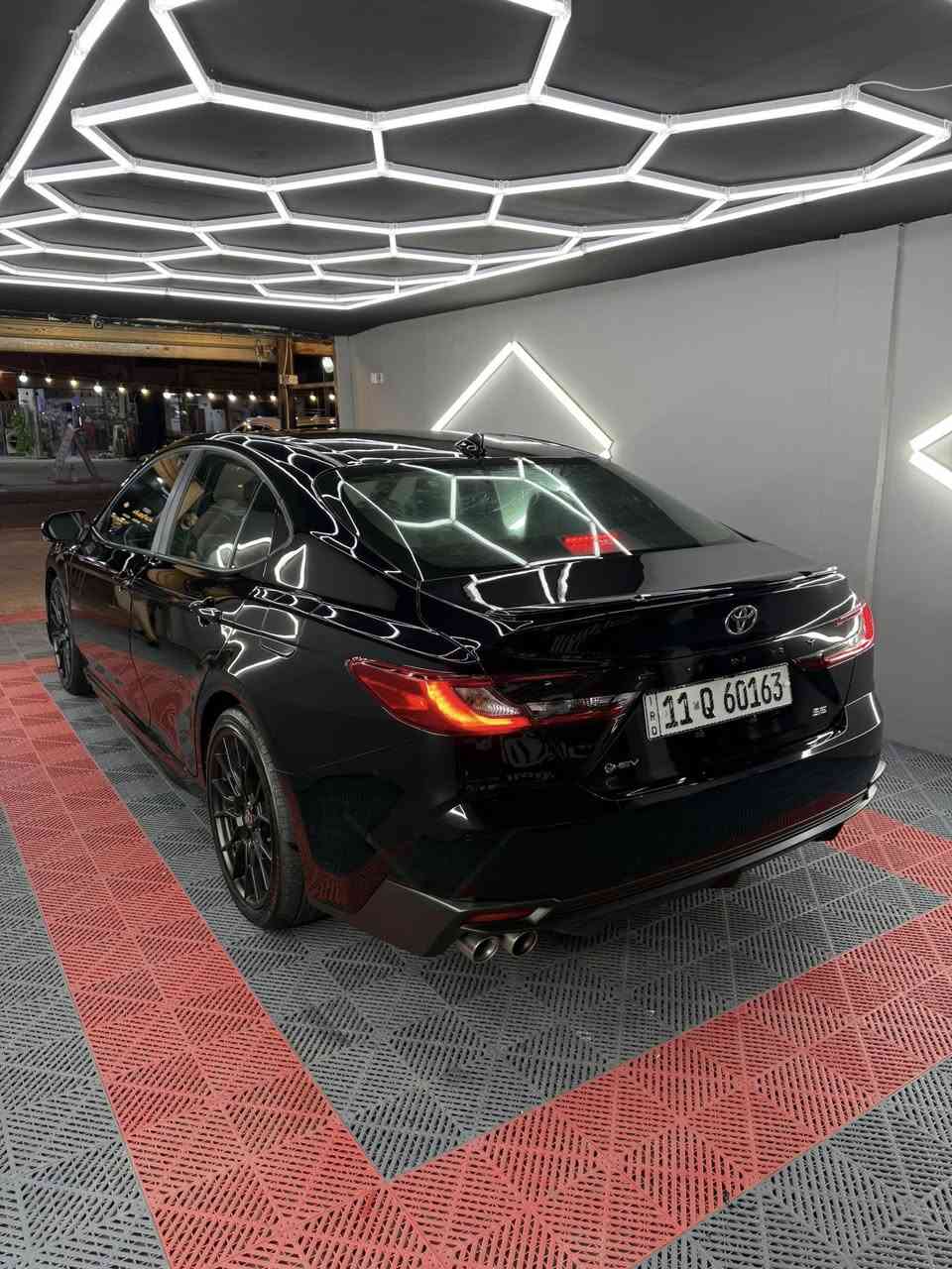 !! Toyota Camry SE Hybrid 2025 !!
👌 مواصفات رياضة 👌

* ( رقم بغداد )
     
* المسافة المقطوعة : 10 الف كيلو متر
* سعة المحرك  2.5  هجين
* مقود تدفئه 
* مقود شفتات رياضة 
* دوسات بانزين بريك رياضة
*  تبريد شاشة كبيرة ديجتال 
* الدشبول شاشة كبيرة ديجتال 
* رادار أمامي 
* حساسات أمامية
* حساسات خلفية
* لايت زينون عالي/ناصي
* سلايد  فتحه سقف وضعيتين 
* مفتاح التشغيل بصمة
* تشغيل عن بعد
* شاشتين دجيتال كبيرة 
*  كاميرا دوارة
* الانارة الداخلية LED
* المقاعد جلد
* حركة المقاعد الأمامية كهرباء مع تدفئة
* الجامة الأمامية والخلفية هيترات ضد الضباب 
* مثبت السرعة
* وضعيات القاده 4 نورمال وقتصادي وسبورت و EV مود
* غيار السرعة / الگير(Traptronic units)
* حساسات ضغط اطارات
* قطعتين تبريد
* هاند بريك كهرباء
* ABS
* Auto Hold
* Auto Stop 
* تحديد المسار (Lane Assist )
* نظام مانع الانزلاق ( Traction Control )
* Bluetooth / USB 
* Wireless  شاحن هاتف

سيارة وارد امريكا حادث بسيط بدون دواخل وشواصي جاملغ فقط pdr بسيط بلقماره 

السعر 22500 وبيه مجال 

 اتصل ودلل 
***********
