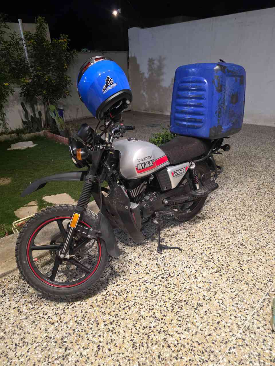 سلام عليكم..
دراجه داي وان موديل 23 جبلي محرك 150 دراجه نظيفه وحلوه الدراجه مرقمه كربلاء بس سنويه باسم ابو المعرض السعر 1,625(***********)
