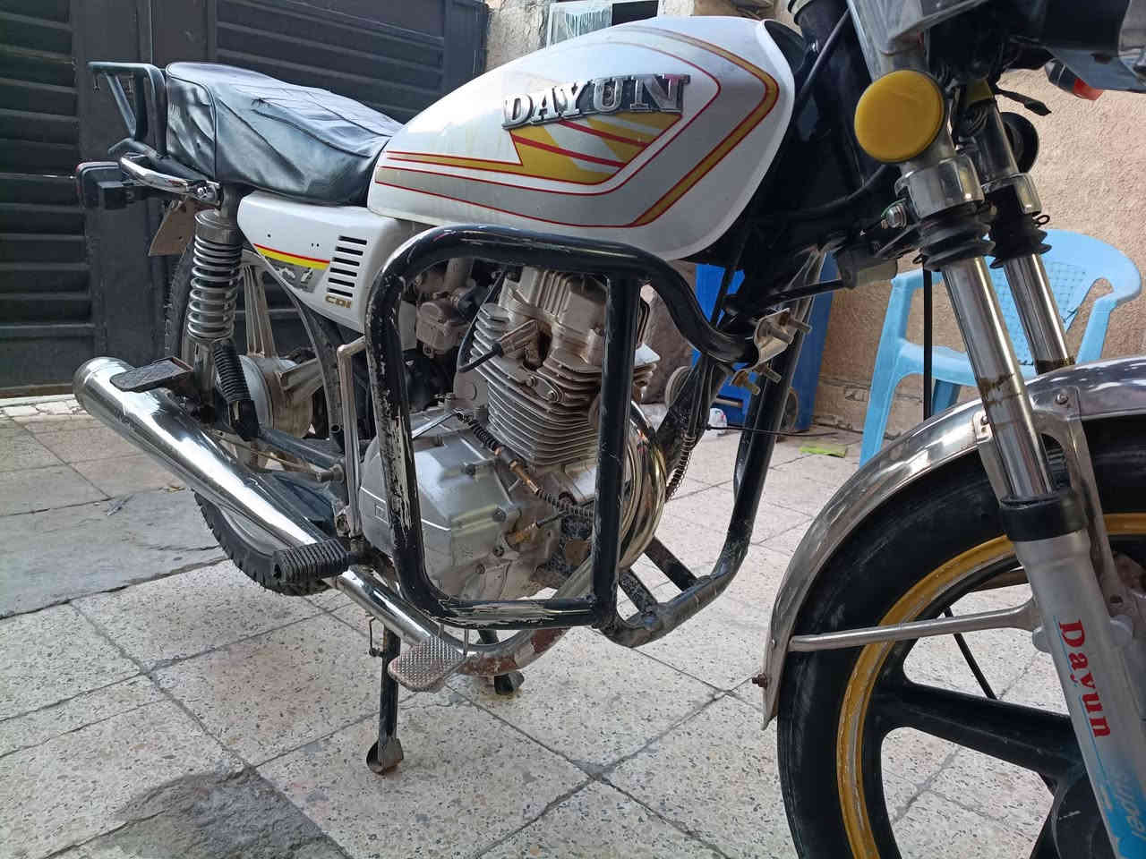 سافان 5 كير كاملة مكملة شغل واطلع ✅
كهربائيات كلها شغالة لايتات اشاير
تايرات جدد
مكينة ناعمة ما بيها اي تبخير
جانت حامية وغسلتها وانفطر الكور وبدلته
اوراق مفقودة ،مكفولة من السرقة 
تجي تفحص اجيك على راحتك 
الدراجة نظيفة كلش مثل ما تشوف
السعر 450 وبي مجال بسيط

مكاني البياع رقمي ***********
