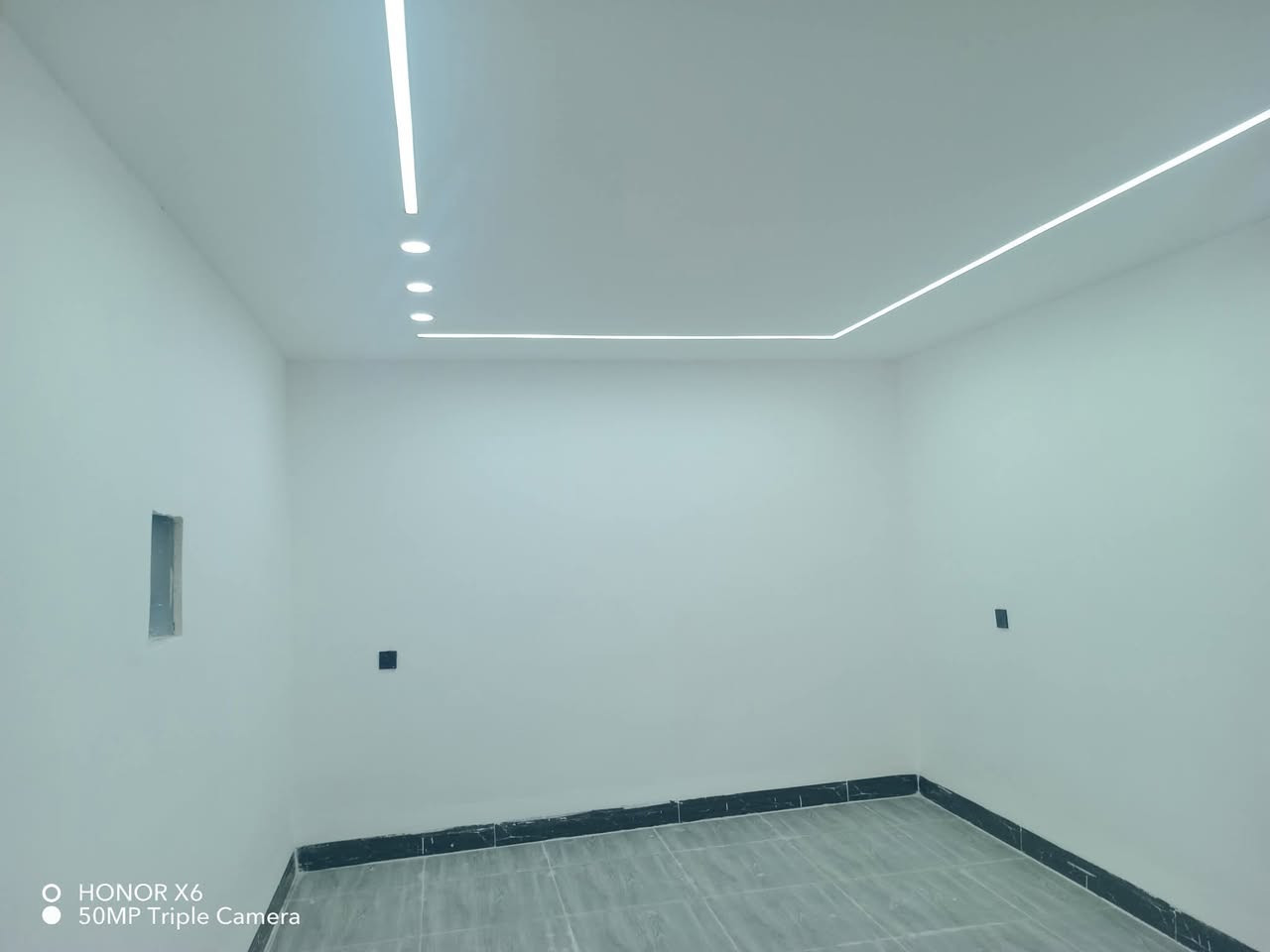 سه رتا به ناوى خواى گه وره و ميهربان سلاو كريارانى خوشه ويست ئه م خانومان لايه بوفروشتن مساحه 200متركامل خدمات و فول مواصفات پيكهاتوه له دووژورنوستن+هول و متبغ تيكه لأو +مشته ملأت+هديقه +گراج سياره عنوان كركوك بنجاعلى نزيك مصته و سفه كه+ياخود نزيك جامع رسول+هه روهانزيك مكتب و بازاره كه يه بوزانينى زياترپه يوندى بكن به م ژمارانه ى لأى خواره وه ***********
***********نوسينگه ى زه نگه نه
