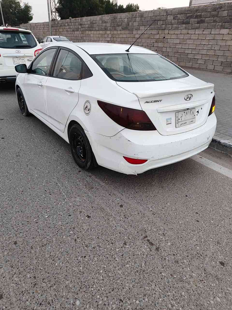 سياره اكسنت خليجي موديل 15 فول فتحه سقف كير مكينه كفاله مكينه 1600 قطرتين تحكم استرين شاشه كهربائية كلها شغاله تبريد توه مسوي منظومه كامله بيها بنيد مصبوغ كله سعرها 90 وبي مجال بسيط***********
