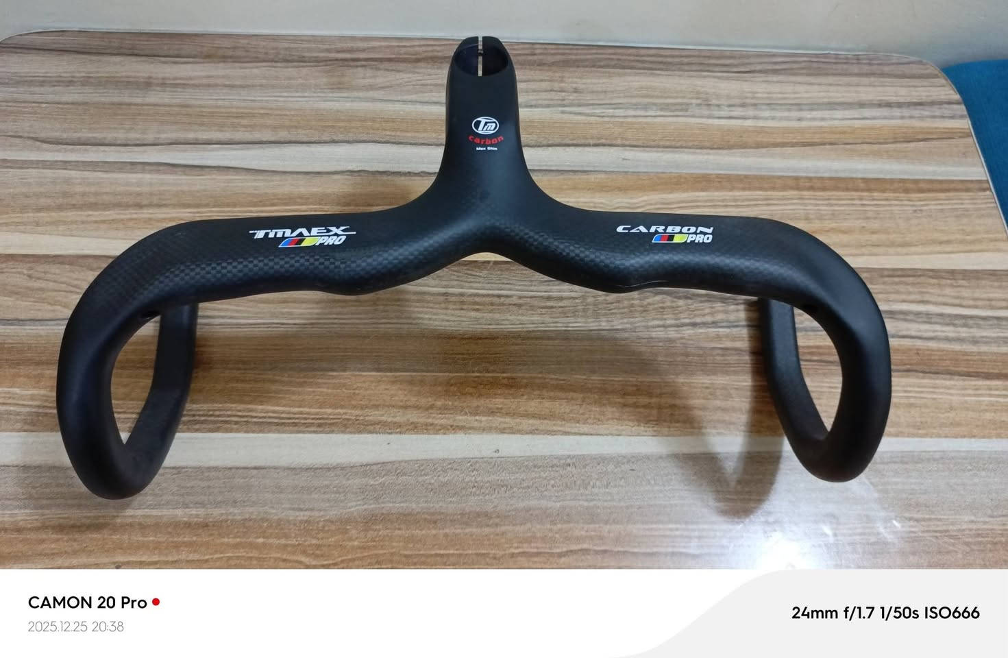 سلام عليكم للبيع استيرن  رود من ماركه كاربون فايبر مع تصميم وإيرات دفن
للاستفسار على الخاص او على الرقم التالي *********** ويوجد توصيل
