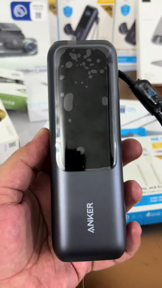 #السعر_97_الف__شامل_التوصيل الطراز: Anker Power Bank (25K, 165W)  • السعة: 25,000 mAh  • الطاقة الإجمالية: تصل إلى 165W  • شحن منفذ واحد: حتى 100W (دعم PD)  • تعدد المنافذ: يدعم شحن حتى 4 أجهزة في وقت واحد (منافذ + كابلات مدمجة) الحلو بيها تستقبل شحن 100 واط يعني تقدر تشحنها من الصفر لل 100 ب ساعة وحدة  • الكابلات: مدمجة وقابلة للسحب لتفادي الفوضى  • شاشة رقمية: شاشة عالية الدقة تعرض نسبة البطارية والطاقة الخارجة  • الميزات: شحن سريع، متوافق مع الهواتف والتابلت واللابتوبات، نظام حماية من الحرارة والجهد الزائد  • الاستخدام: مناسب للسفر، للعمل، وللأجهزة التي تحتاج طاقة عالية مثل اللابتوبات والهواتف الحديثة متوفر توصيل جميع المحافظات العزيزة للحجز والاستفسار 0.7.8.2.2.2.2.2.8.3.3 واتساب متوفر جملة ومفرد


**إذا كنت صاحب هذا الإعلان وتريد حذفه لأي سبب، رجاءا أرسل رسالة إلى الدعم الفني**