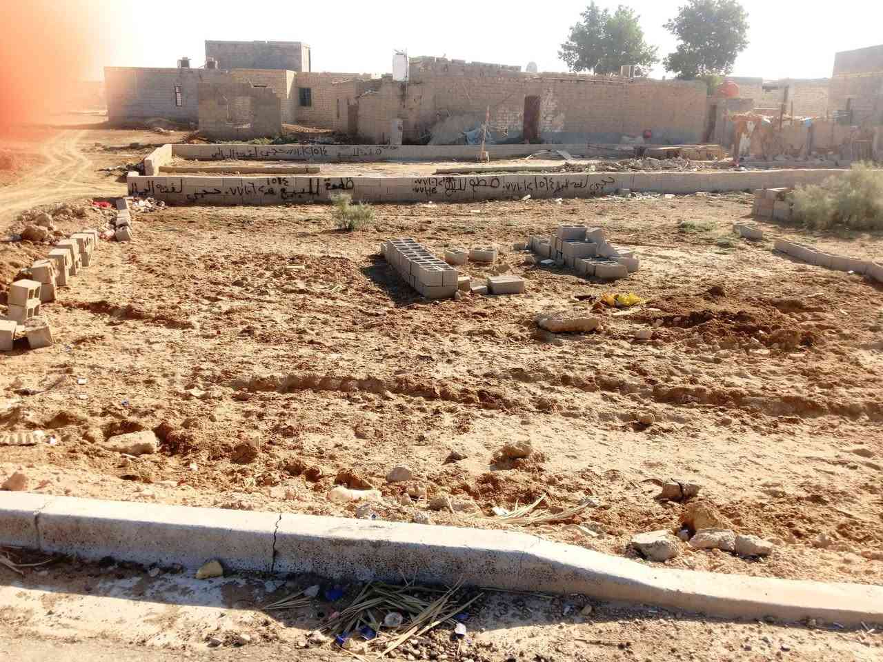يالله قطعه البيع مساحه 180,العنوان قريه عباده حي سلام ثانيه قرب دار مسنين خدمات متكامله ماي كهرباء مجاري وتبليط اتصال *********** قطعه حلوه مكانه حلو
