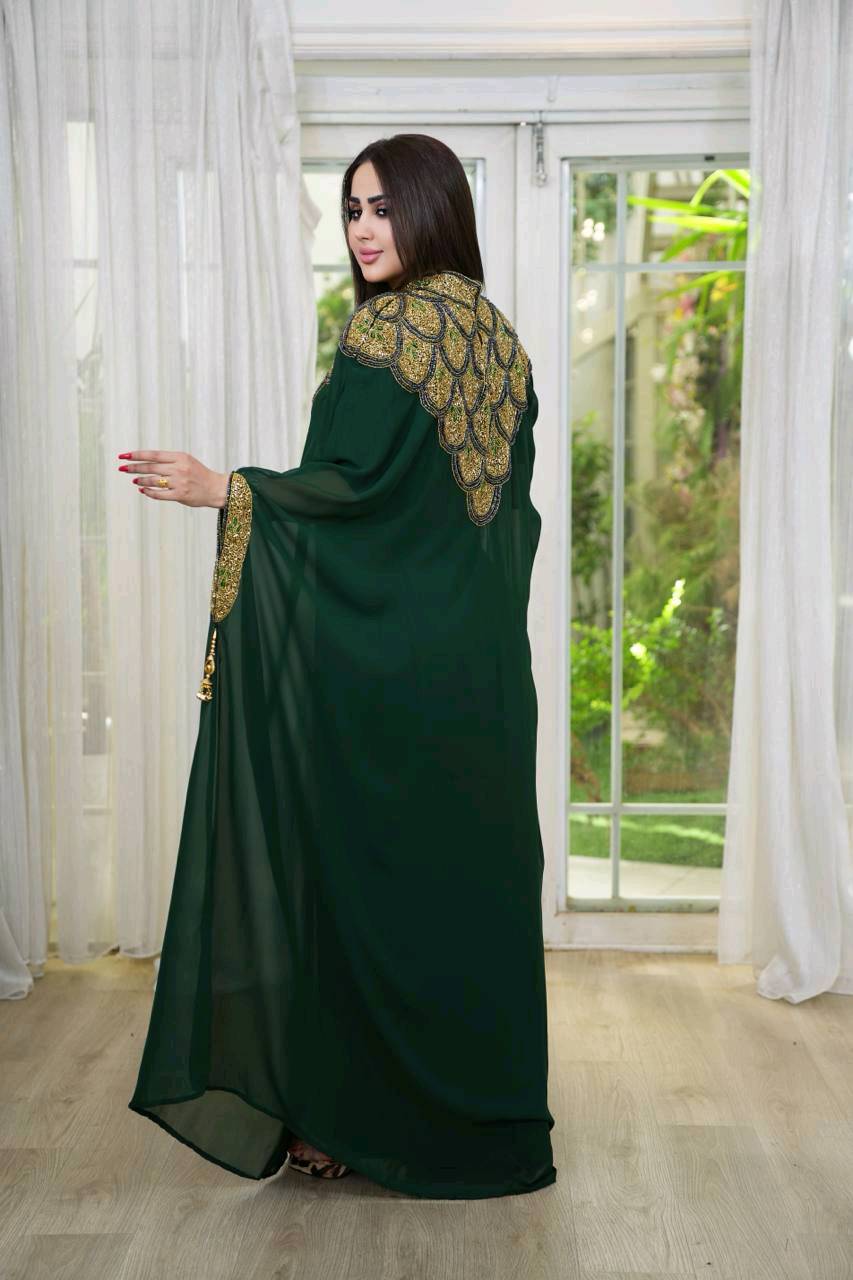 
 قطعتين  
فستان داخلي فيزون 
القطعة الخارجية شيفون 

#فيروز
🎗️يلبس :-  من وزن 60 الى وزن110
(فري سايز) 

💸سعر 50 الف🔥🔥🔥