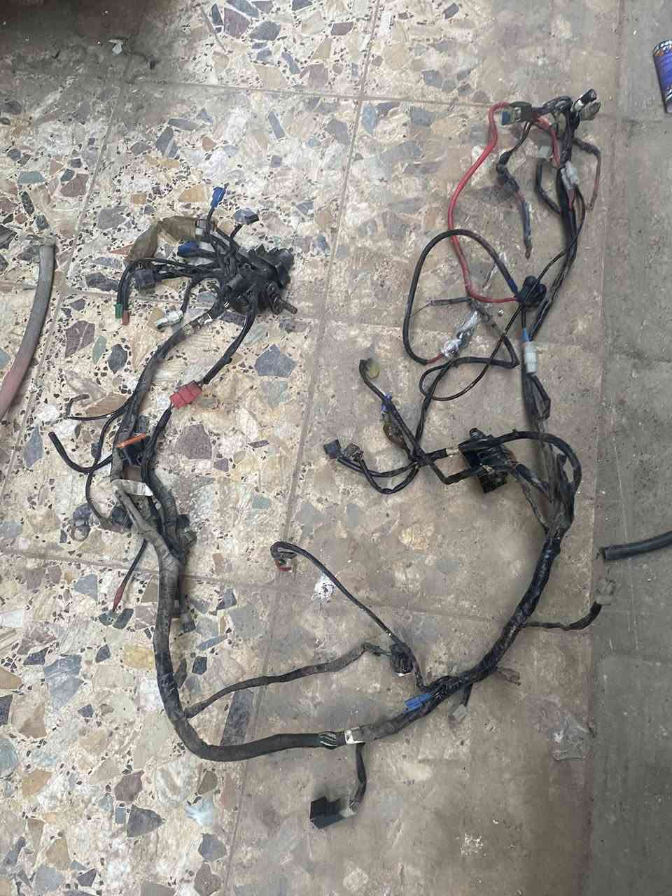 السلام عليكم متوفر غراض سكنس فحل 
سوادات حاضنه وكاعيه وواقيه مال طين
ضفيره كامله وياها جوزه بلاد 
وجويتر خطين 
مكاني بغداد مدينه الصدر موجود توصيل 
***********
