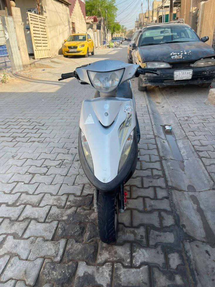 سلام عليكم دراجه ماكس مضلع حديث مال رمبه صاله شهرين نازله دراجه وكاله بمعنه الكلمه مكينه بل كارتون دراجه جديده حيل كهربائيات كله شغال السعر 800وبيه مجال المكان بغداد العبيدي رقم الهاتف***********
