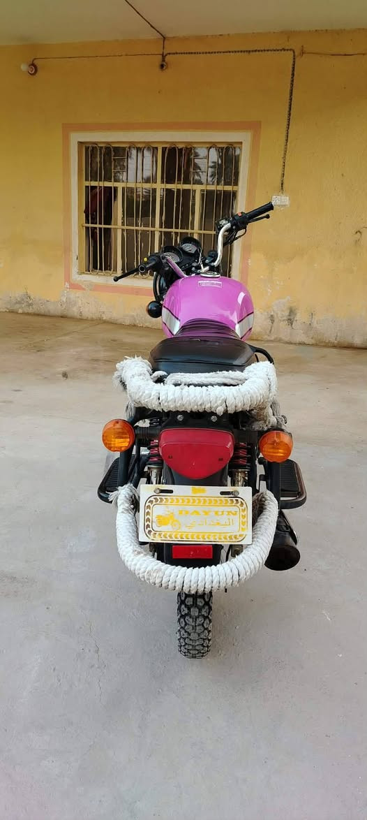 دراجه دايون موديل 22 اوراق اصولي محرك 200سي سي دراجه مكفوله جديده مامتعوبه نظافه 100% للتواصل فقط ع الارقام ،،***********/***********
