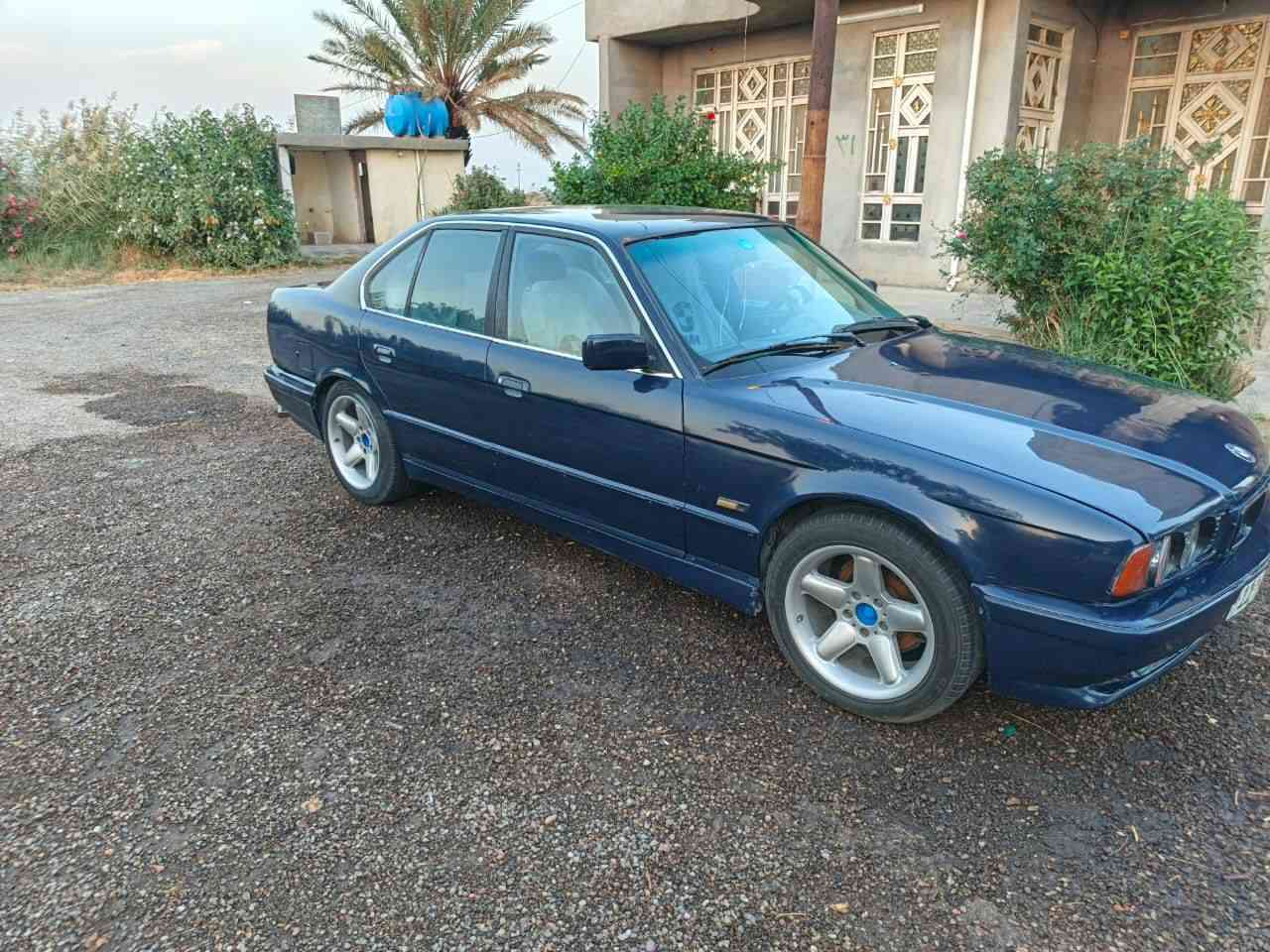 بي ام 525 كير عادي سياره مرتبه و حلوه مناقصهة ايشي كفاله كير محرك وكفاله من ضربه معمره سياره مكانه بغداد دوره سعر 60 و بيهة مجال رقم *********** بس خط ما متواجد واتساب
