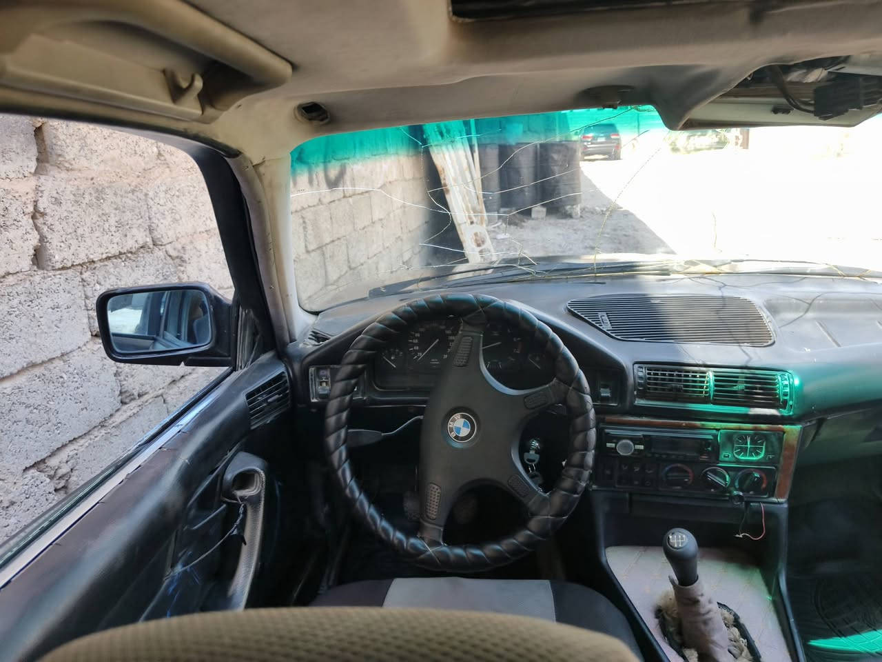 السلام عليكم سياره بي ام حجم 525
فحص صلاح الدين محرك فل كير عادي صدر جديد تايرات انضاف 
تبريد شغال السعر 22وبيها مجال ***********
