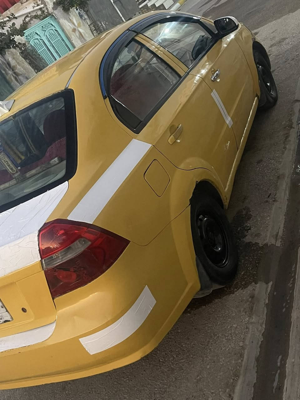 افيو موديل 2009 خليجي شركه العامه محرك.1400 كير عادي شرط مكفولات
حداديه تخم تاير  تبريد جاهزه من كلشي بيهة. طخه موضحه بصوره. وملكوطه خياسات الهلالات الخلفيه.  سنويه ل28 بسمي مشروع وطني 
 مصفره من كلشي 40 وبيهة. مجال 
***********
