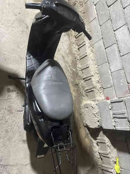 زازوكي مسطره لبييع عوزه باتري وكتف شحن شغاله وماوكفتني بمكان الله شاهد سعره ١٠٠ وبية مجال صار عندي ضرف وريد بيعه مستعجل مكاني بصره قبله رقمي ***********
