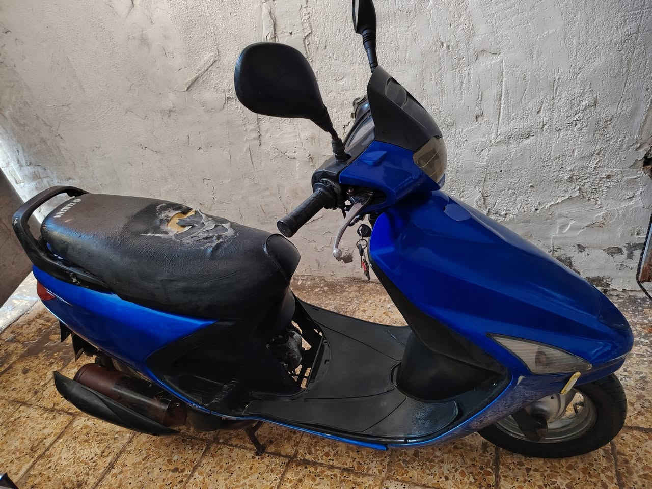 السلام عليكم دراجه فراشه للبيع دراجه كامله كلشي شغال محرك جديد ناعم كلش نكره سلف وهندر السعر 350 وبيها مجال مكاني بالحله بالثوره ***********
