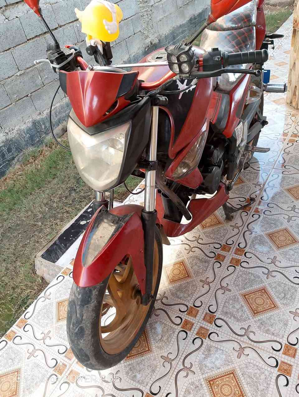 سلام عليكم دراجه سايم بطح موديل 17 دراجه كامله مابيه اي نقص اوراق كامله حته كمرك مدفوع تجي تفحص وتاخذ سعرها 800الف وبيها مجال***********
